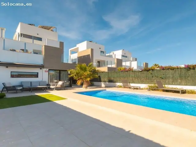 Villa Moderna en El Raso 3 Dormitorios 2 Baños Parking Terraza