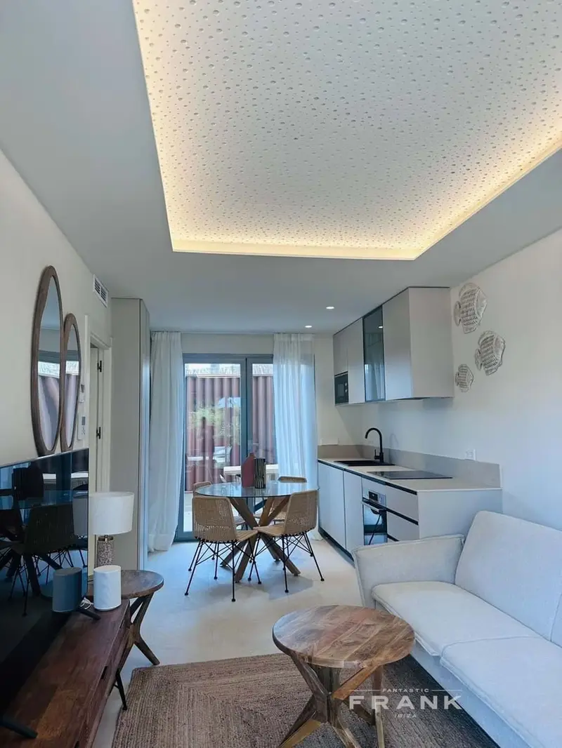 Apartamentos en Cala Gracio Ibiza: Lujo frente al mar