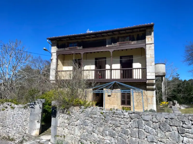 Venta Casa con terraza en Barrio de la Iglesia, Ruilobuca - Ref: C796