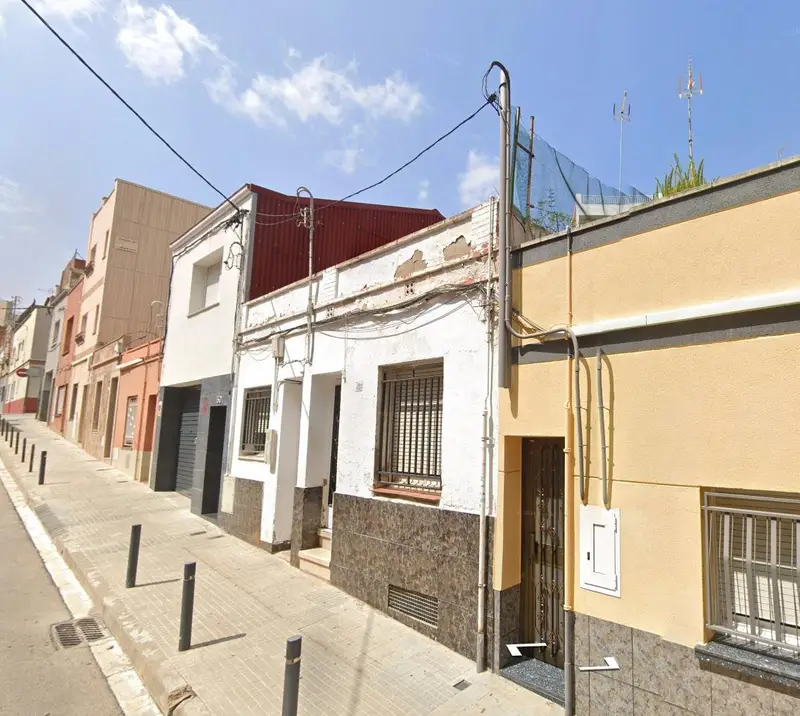 Venta Casa con Terraza en Ca N Aurell Terrassa Oportunidad Inversores