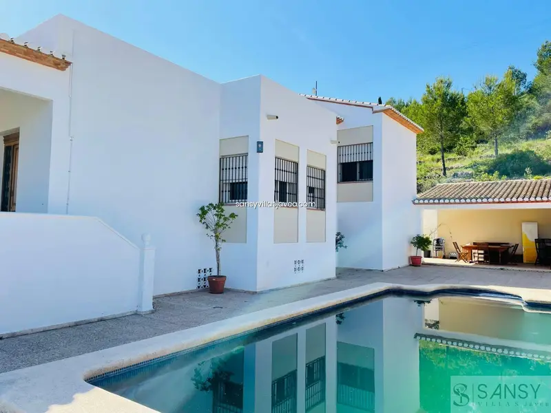 Villa en Venta en Las Rotas Denia con Vistas al Mar