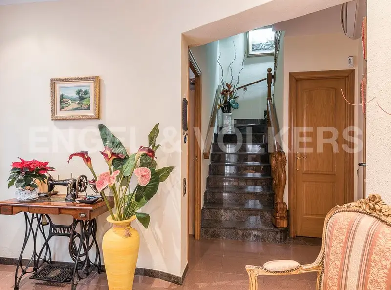 Casa en venta El Guinardo 5 habitaciones 3 banos cerca Hospital Sant Pau
