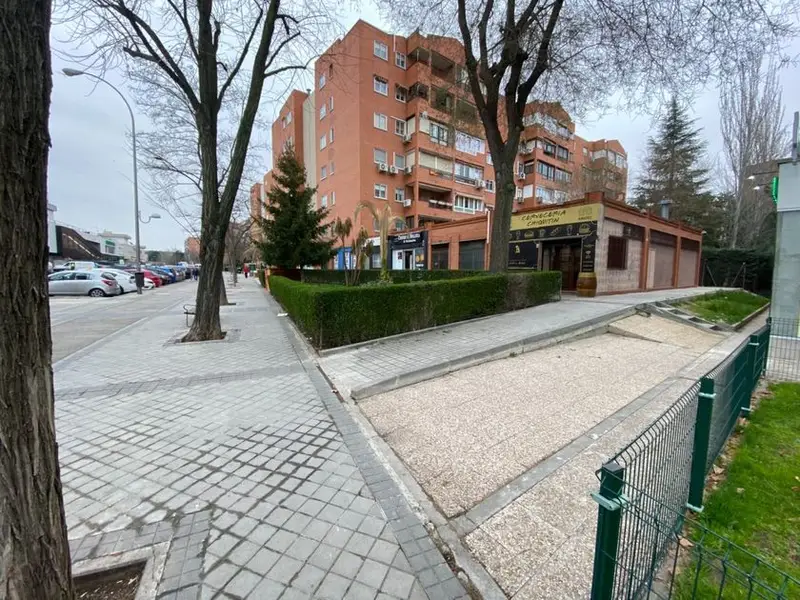 venta Local Comercial en Casco Historico de Vallecas, Madrid (06811)- Globaliza