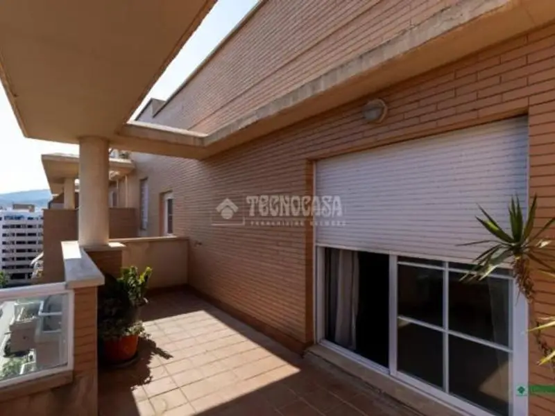 Atico en Almeria zona tranquila con garaje y terraza