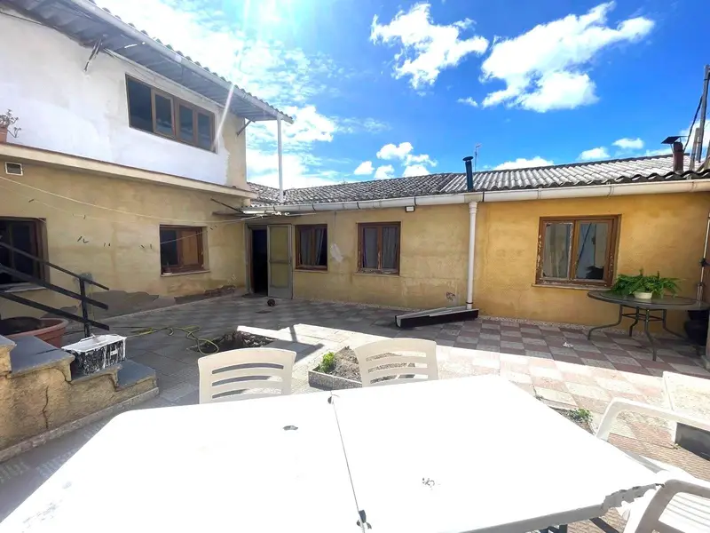 Casa 4 Habitaciones Torrijos Para Reformar 242m2 Garaje Patio