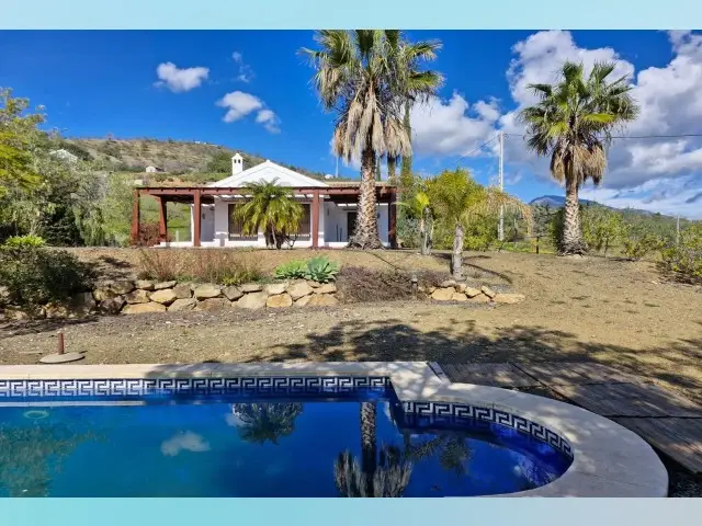 Piso de 3 Dormitorios en venta Tolox, España