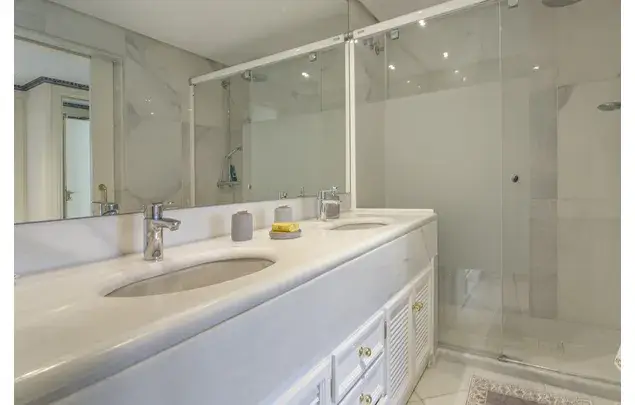 Ático Dúplex Lujo Primera Línea de Playa Marbella Puerto Banús