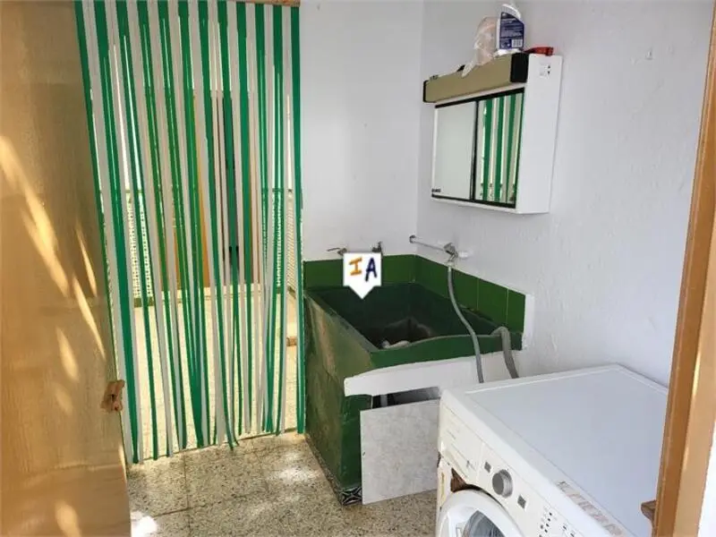 Apartamento en Casariche con Patio y Buena Ubicaci	ón
