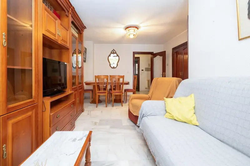 Piso en venta en Granada 4 dormitorios 2 baños garaje y trastero