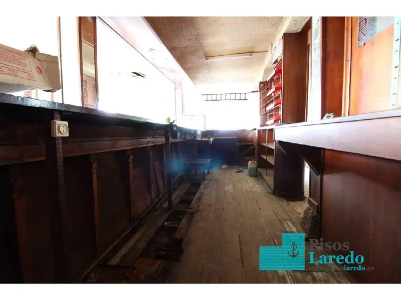 Casa a reformar con bar en Badames