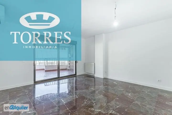 Alquiler Ático Reformado Centro Granada Terraza Garaje Aire Acondicionado