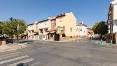 Casa Adosada en Armilla cerca del Centro Comercial Nevada