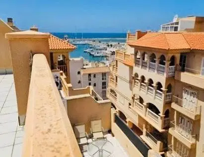 Atico en Almerimar con Vistas al Puerto y Solarium