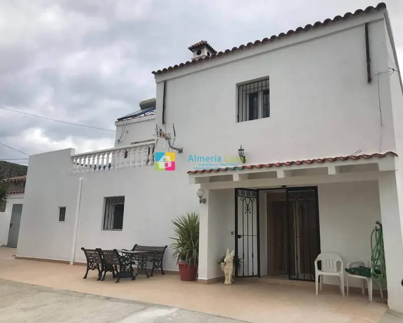 Casa Rural en Venta en Sorbas Almeria 4 Dormitorios 2 Baños