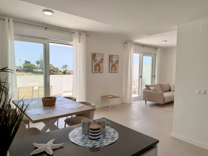 Atico en Venta en Estepona con Terraza Parking y Gimnasio