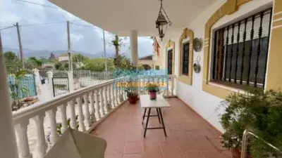 Casa en Venta en Berja Gran Parcela Jardin 4 Dormitorios