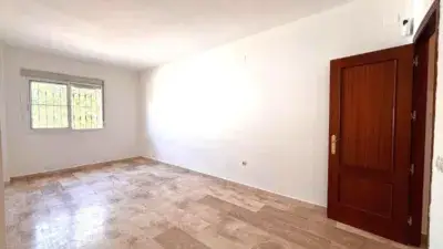 Piso en Venta en Santa Lucia: 2 Dormitorios, Terraza y Parking Incluido