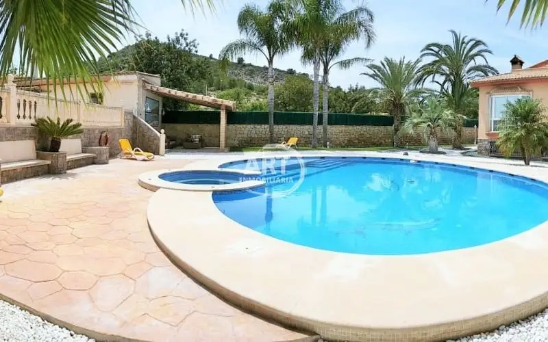 Chalet en Benaguasil con Piscina, Gimnasio y Sauna