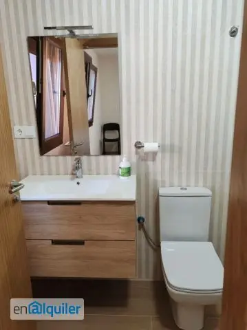 Alquiler piso amueblado trastero Noia