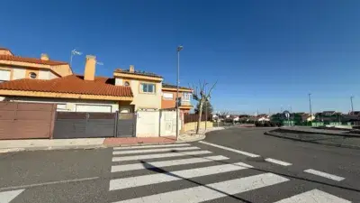 Chalet Adosado 240m2 Nambroca 3 Dormitorios Garaje