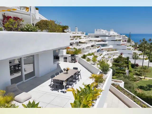Apartamento 3 Dormitorios Lujo Guadalmina Baja Vistas al Mar