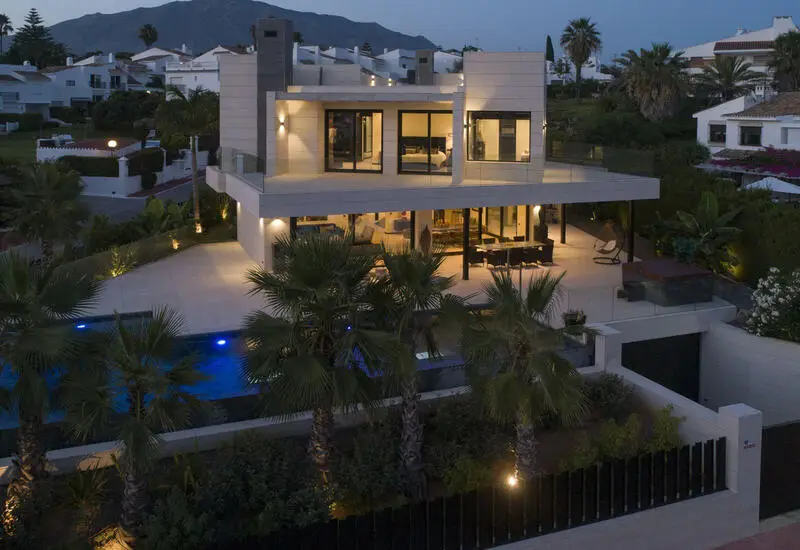 Villa de Lujo 7 Dormitorios Nueva Andalucía