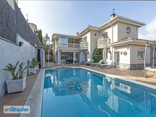 Casa en Alella con Piscina y 5 Habitaciones