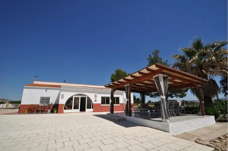 Villa de Lujo 5 Dormitorios Cerca de Villena