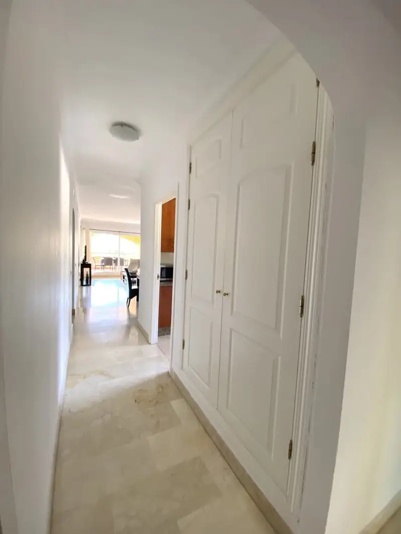 Apartamento en Elviria Marbella 3 Dormitorios Piscina y Vistas al Mar