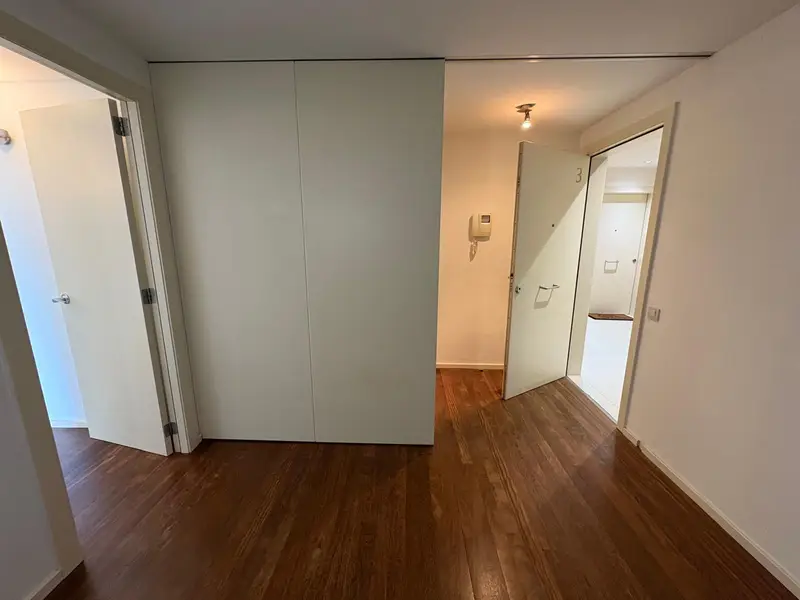 Piso en venta. Espectacular piso de 2 habitaciones en planta 4a, con vistas excepcionales de la ciudad, parquin incluido, y a un paso de todo.