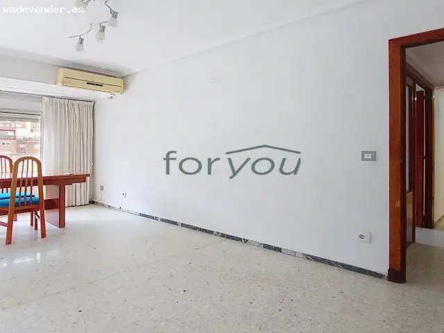 Hogar Encantador en Zaragoza: Piso de 72m² con Terraza