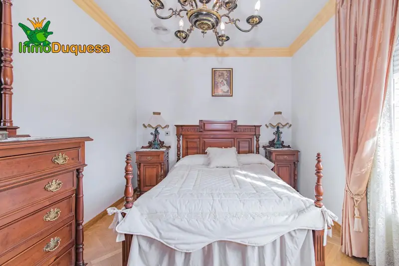 Chalet con Piscina Privada y Jardín en Ogíjares