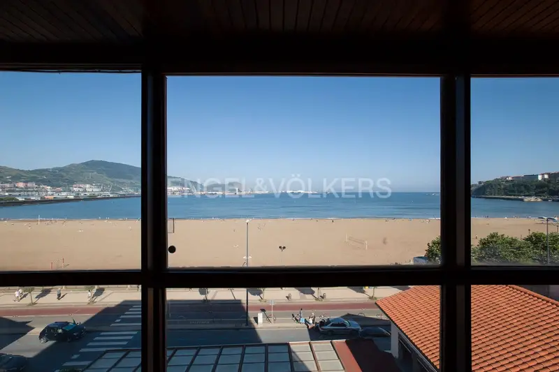 Apartamento con vistas a la playa en Algorta Getxo