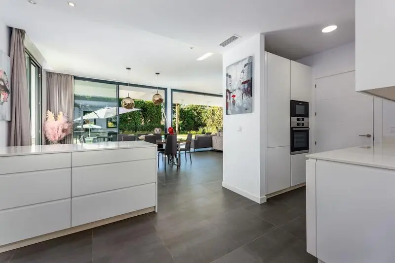 Villa de Lujo 4 Dormitorios Atalaya Isdabe Malaga
