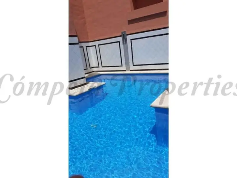 Casa de Campo con 4 Dormitorios en Nerja