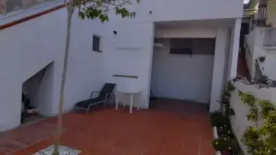 Casa en venta en el centro de Pineda de Mar con local alquilado