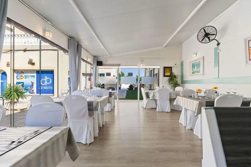 Traspaso Restaurante Puerto Torrevieja Vistas al Mar