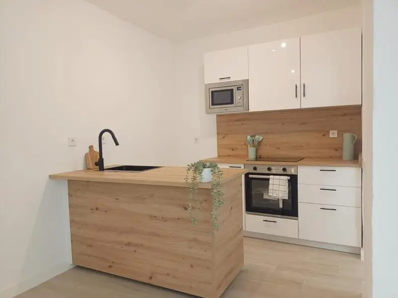 Apartamento 4 Cuartos en Algarrobo Pueblo Cerca de la Playa