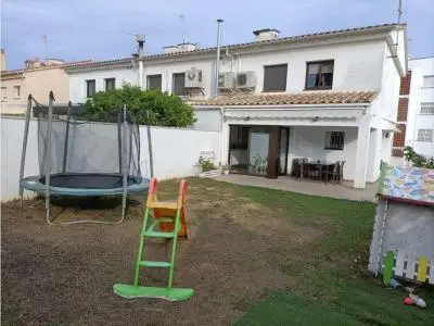 Espectacular Casa Pareada 5 Dormitorios Jardin Amplio