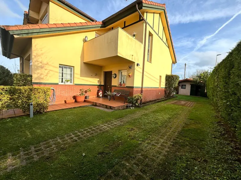 Venta Casa con Garaje en Arnuero