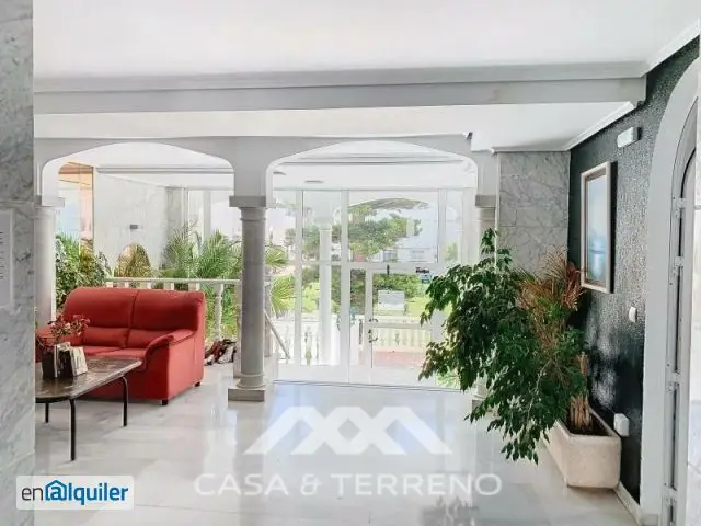 Bajo en Torrox Costa con Jardin y Piscina