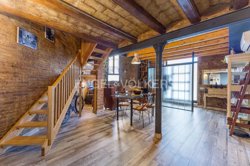 Loft en venta en El Poblenou 148m2 4 habitaciones 2 baños