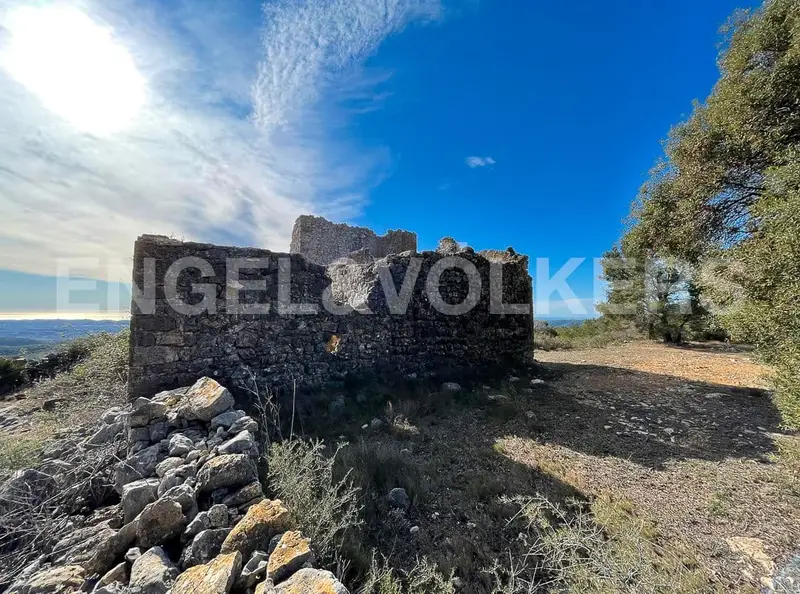Finca Rustica 500 Hectareas Vistas al Mar Montmell Tarragona