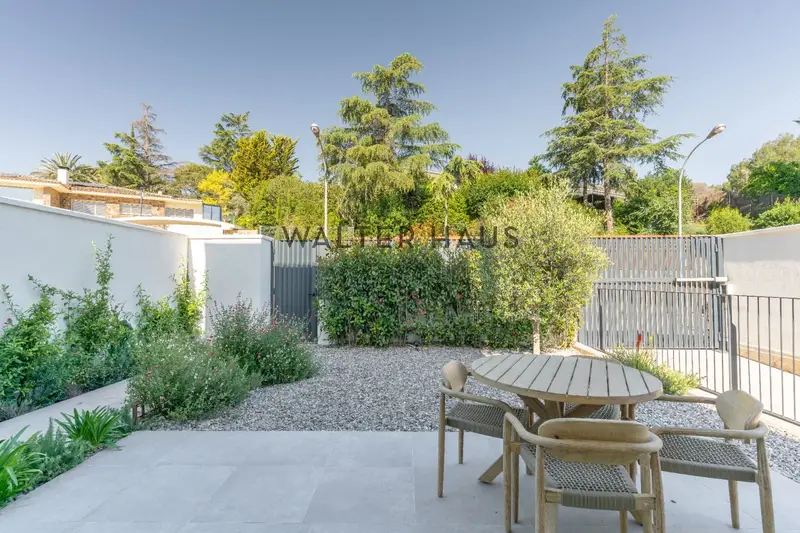 Chalet en Bellaterra 338m²  Jardín Piscina Terraza Garaje 4 Coches