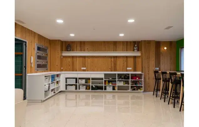 Estudio en Granada para Estudiantes con Balcón y Aire Acondicionado