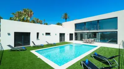 Villa Moderna en Jávea con Piscina Privada para 4 Personas