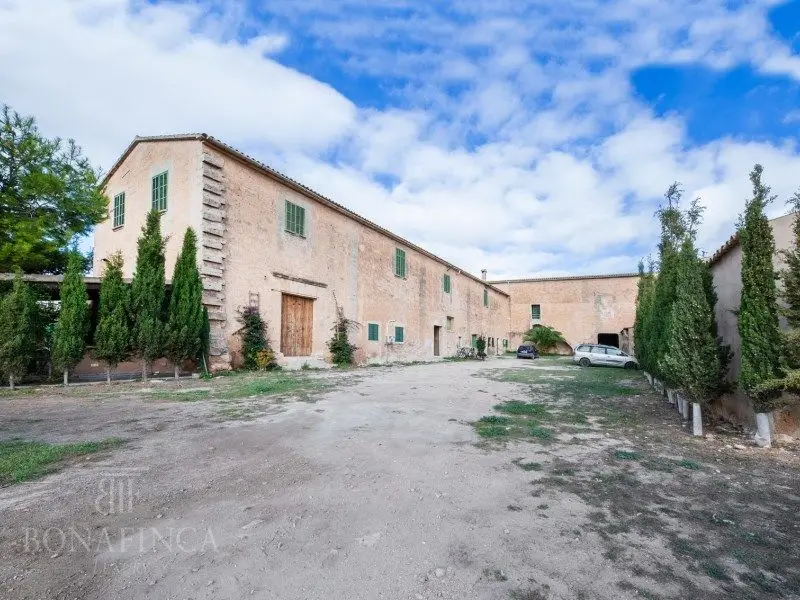 Venta Finca Histórica con Iglesia en Son Ferrer