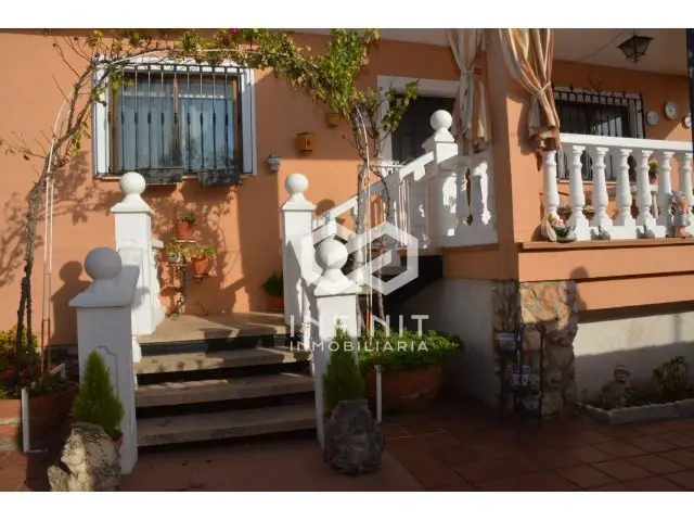 Chalet de Lujo en Mond	 ejar con Piscina Privada
