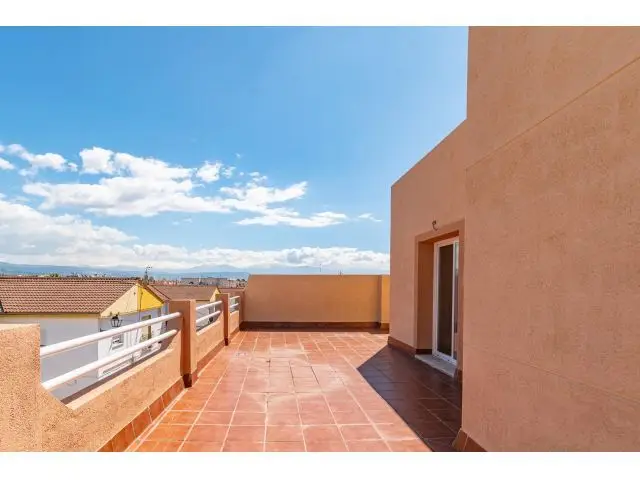 Impresionante Atico en Albolote con Gran Terraza