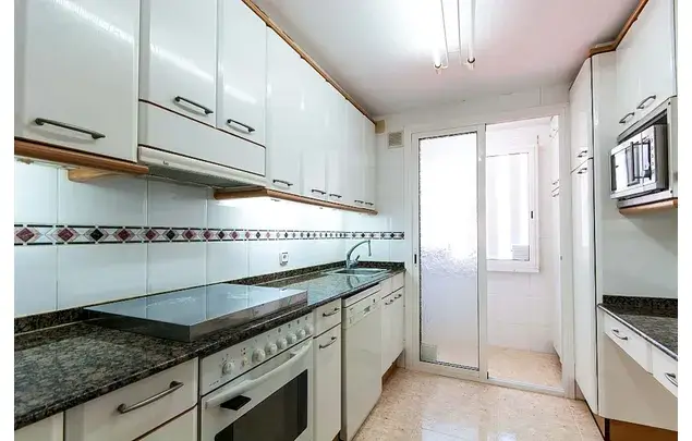 Habitaci	ón 70m	² L'Hospitalet de Llobregat Estancia M		nima 4 Noches